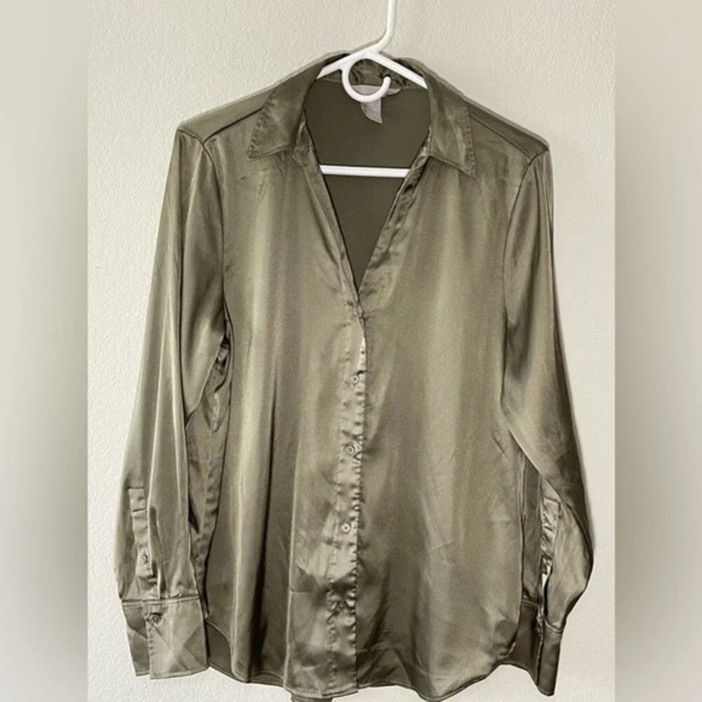 H&M Silky V-Neck Button Down Blouse - Picture 5 of 6